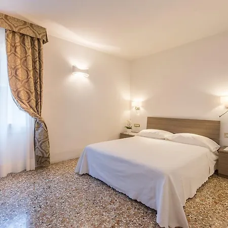 Ca' Dore Apartment