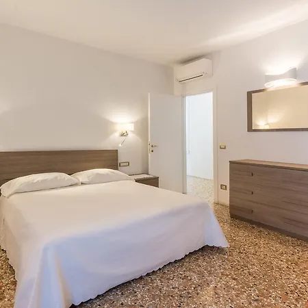 Ca' Dore Apartment *